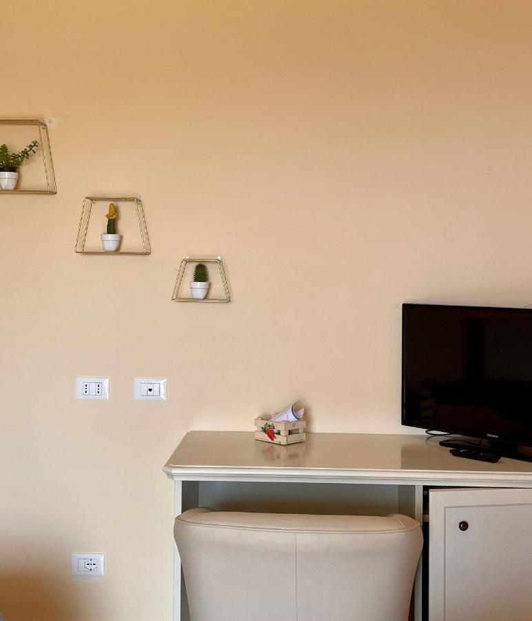 Отель Residenza Domus Aurea Tropea- Vista Mare Санта-Доменика Экстерьер фото