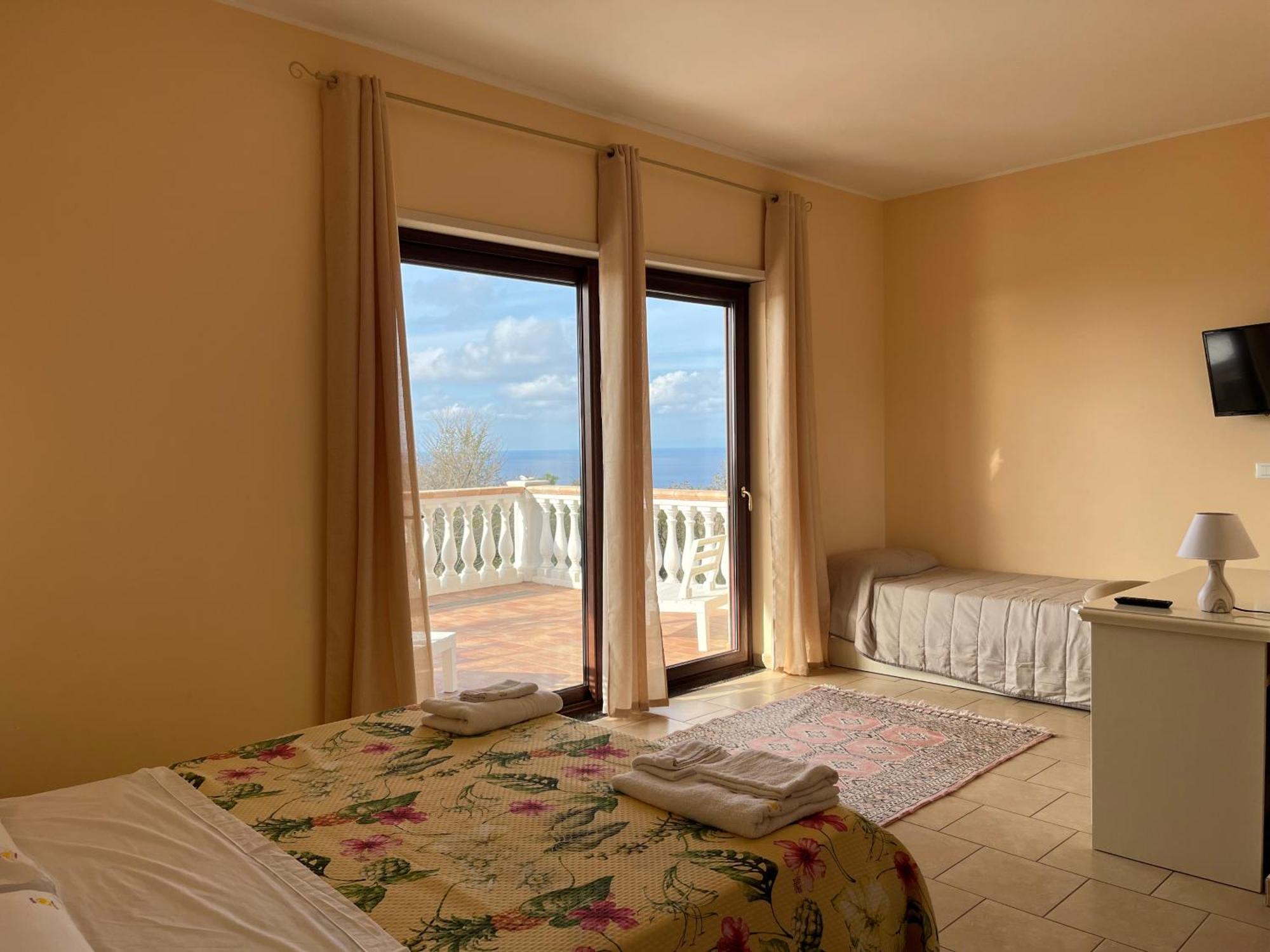 Отель Residenza Domus Aurea Tropea- Vista Mare Санта-Доменика Экстерьер фото