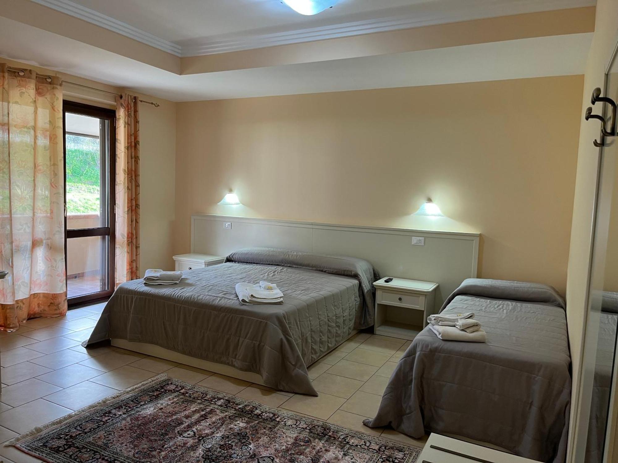 Отель Residenza Domus Aurea Tropea- Vista Mare Санта-Доменика Экстерьер фото