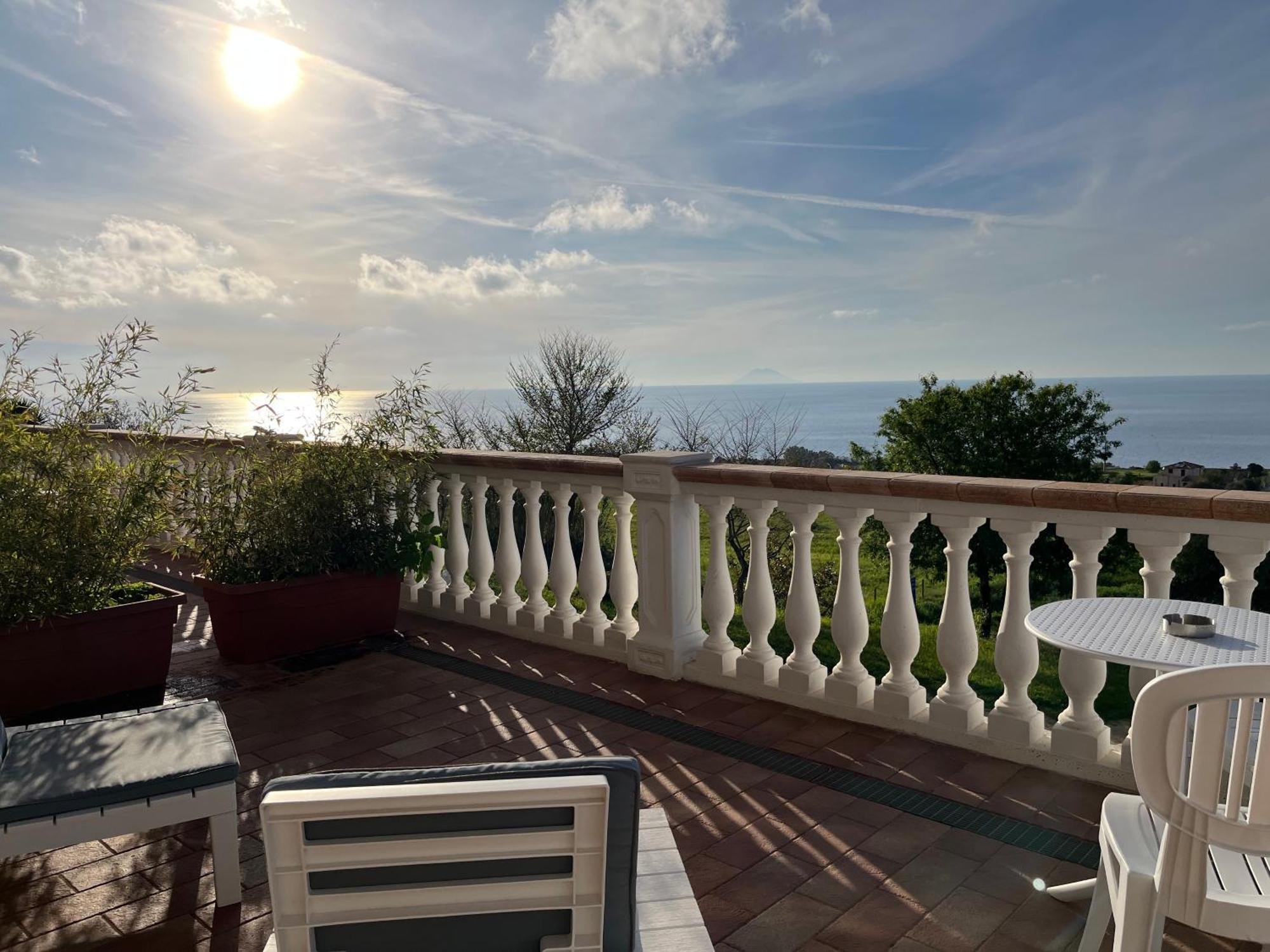 Отель Residenza Domus Aurea Tropea- Vista Mare Санта-Доменика Экстерьер фото