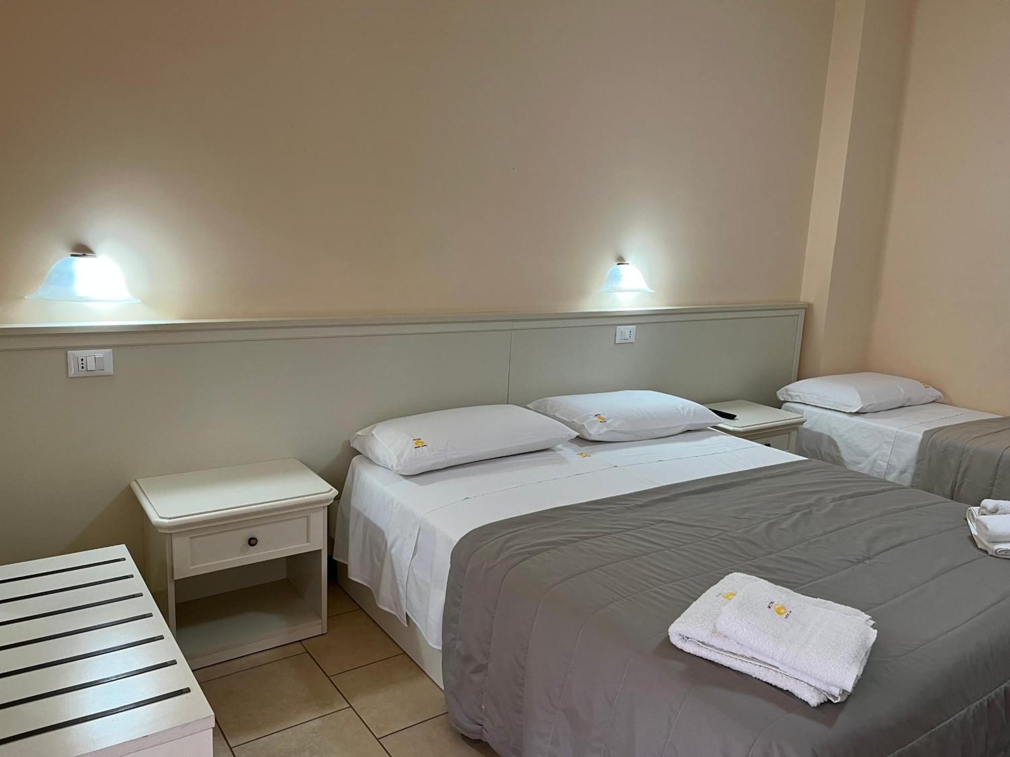 Отель Residenza Domus Aurea Tropea- Vista Mare Санта-Доменика Экстерьер фото