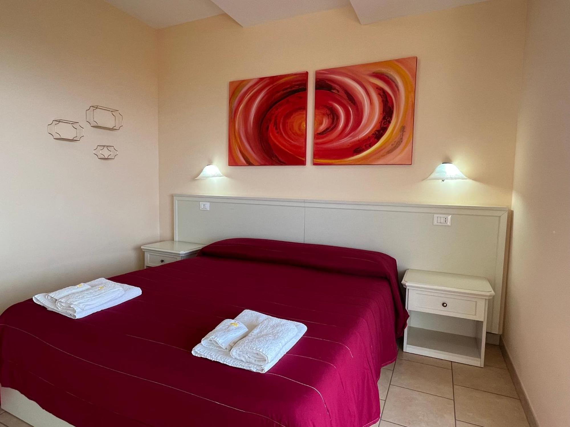 Отель Residenza Domus Aurea Tropea- Vista Mare Санта-Доменика Экстерьер фото