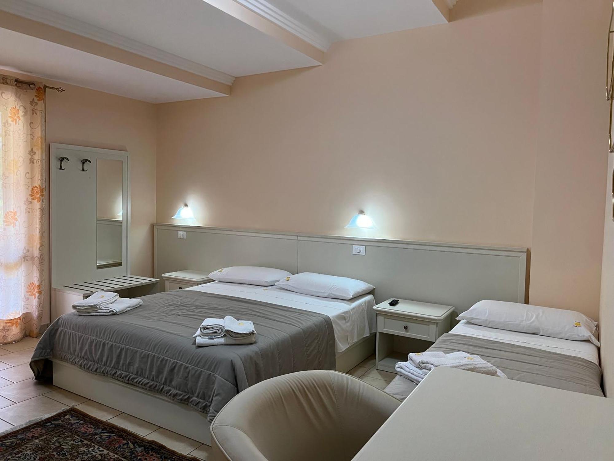 Отель Residenza Domus Aurea Tropea- Vista Mare Санта-Доменика Экстерьер фото