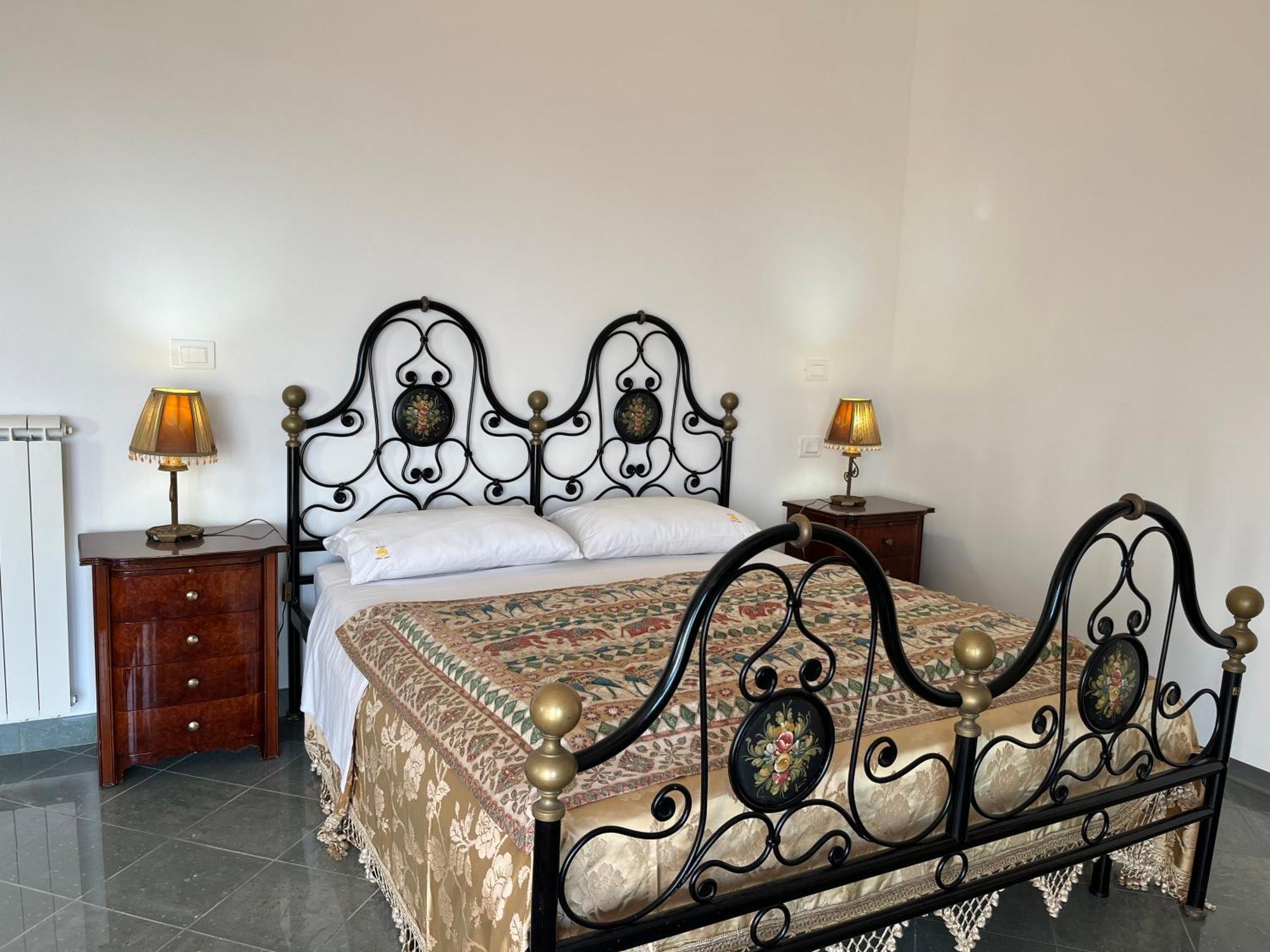 Отель Residenza Domus Aurea Tropea- Vista Mare Санта-Доменика Экстерьер фото
