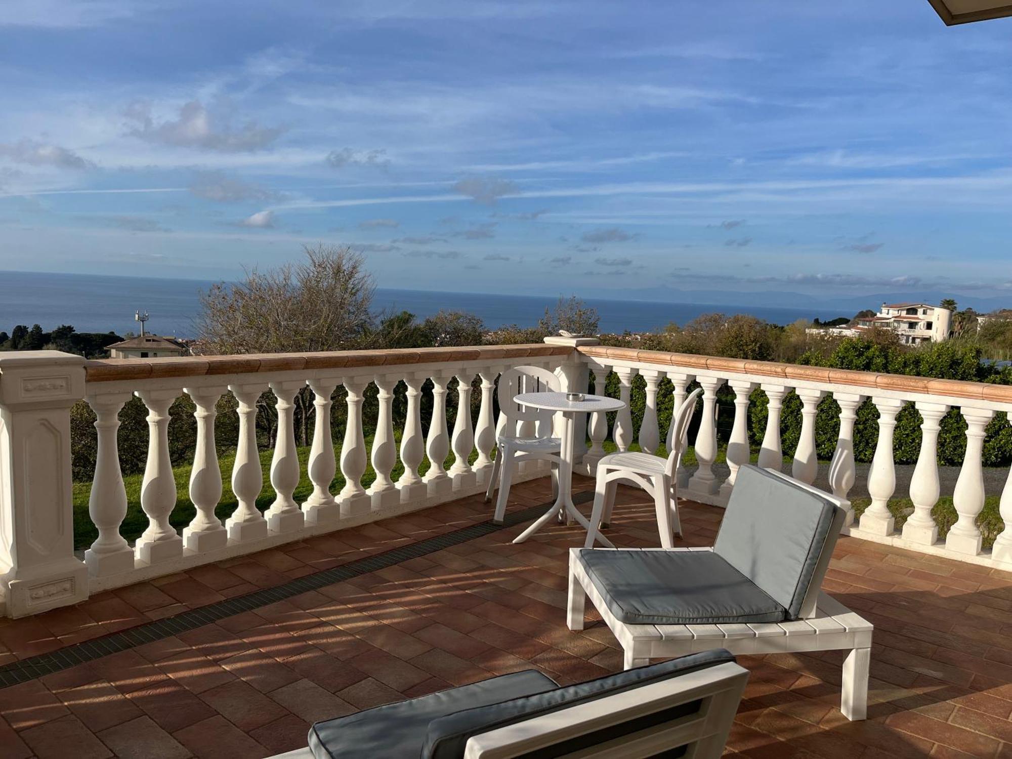 Отель Residenza Domus Aurea Tropea- Vista Mare Санта-Доменика Экстерьер фото