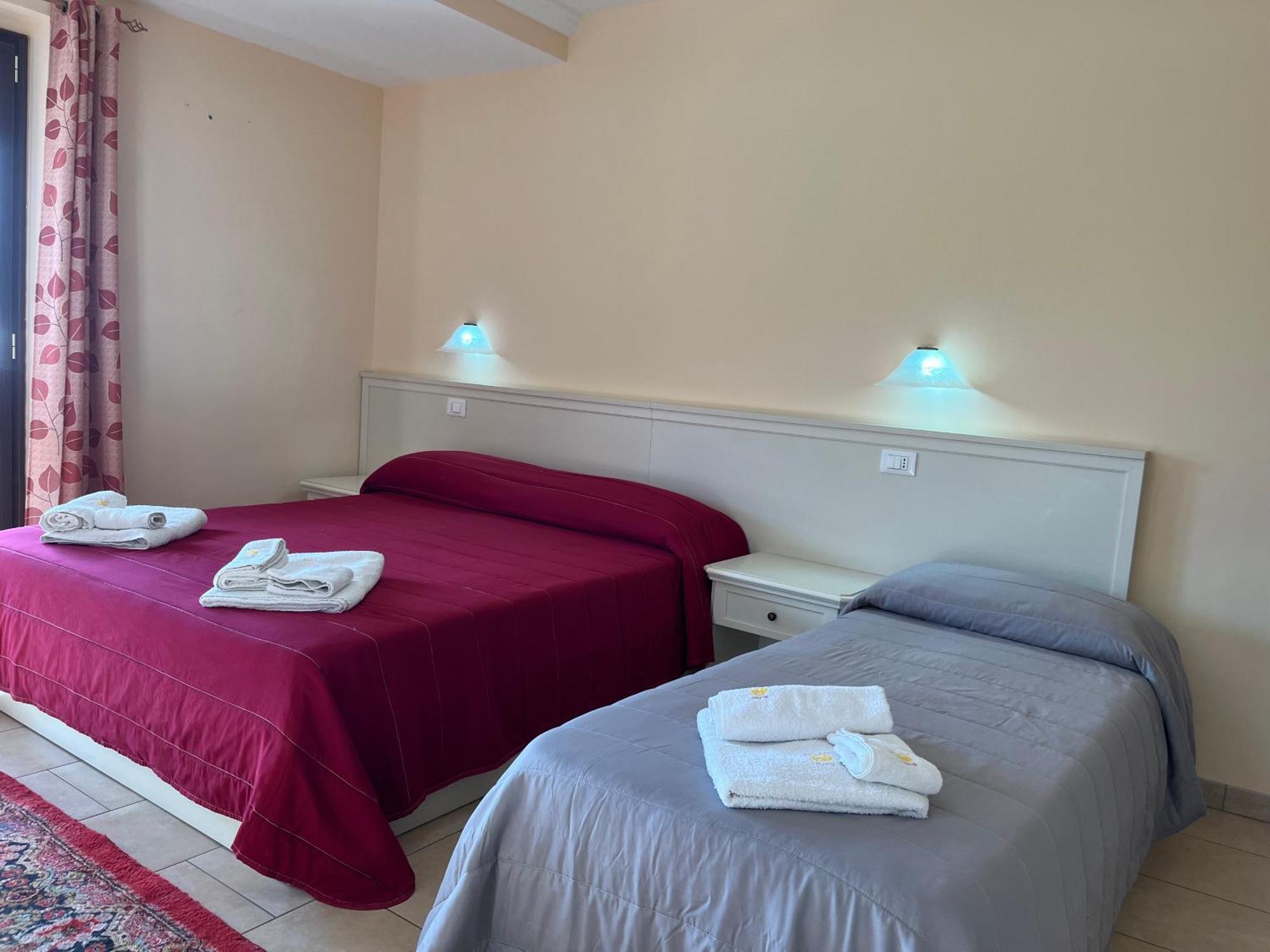 Отель Residenza Domus Aurea Tropea- Vista Mare Санта-Доменика Экстерьер фото