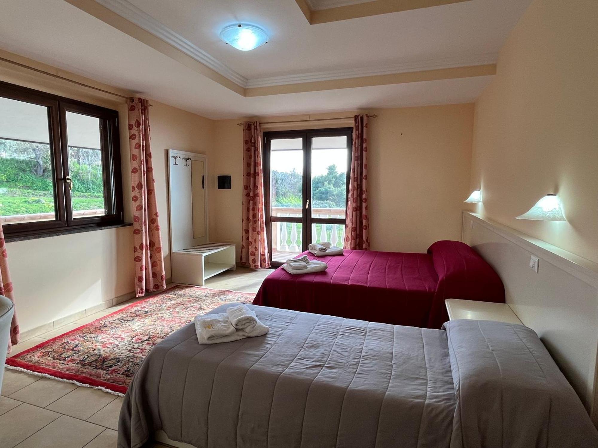 Отель Residenza Domus Aurea Tropea- Vista Mare Санта-Доменика Экстерьер фото